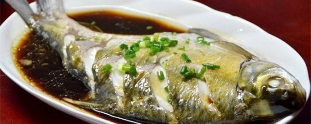 葱油鳊鱼怎样做 自己做葱油鳊鱼的技巧
