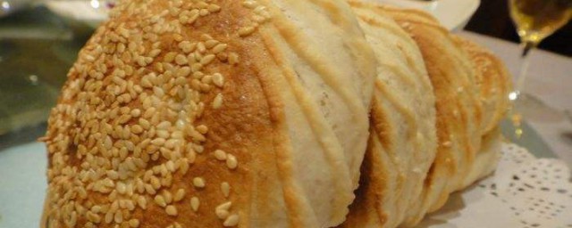 菠萝烧饼制作技巧 菠萝馅烧饼的做法次序