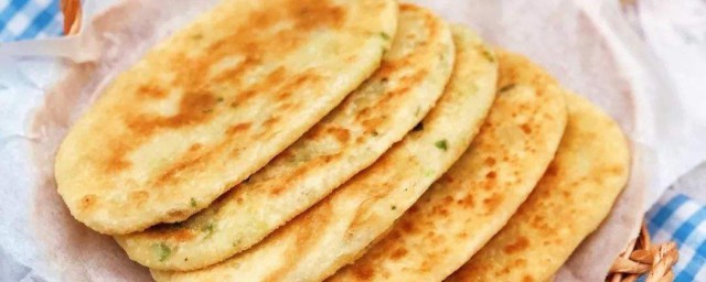 怎样做葱油饼不硬又不软 葱油饼的做法技巧
