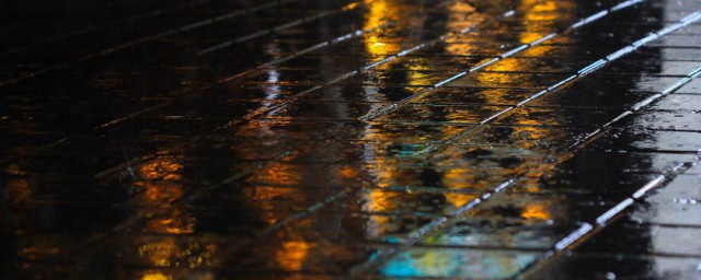 下雨失落的伤感说说 下雨了心里伤感的朋友圈文案