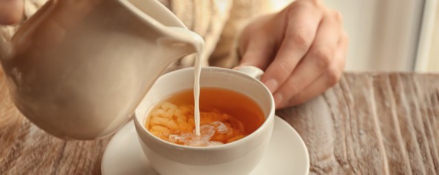 怎样做超级美味的奶茶 超级美味的奶茶的做法次序