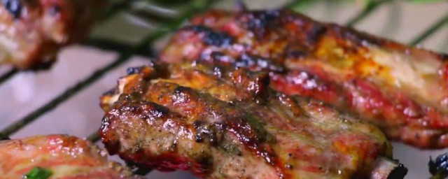 木炭烧烤牛肉腌制要领 腌制办法如下