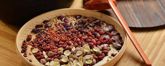 黑米八宝粥怎么熬 怎么熬制黑米八宝粥