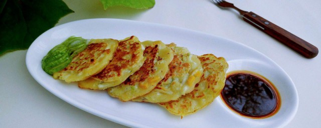 黄瓜大饼怎样做 黄瓜大饼的做法次序