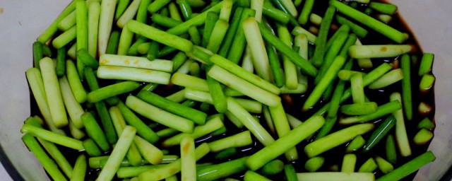 家常腌蒜苔的做法 家常腌蒜苔的做法介绍