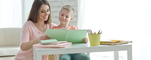 表扬信幼儿园孩子简短 妈妈写给上幼儿园的宝宝的表扬信
