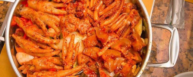 焖锅鸡爪怎样做 做鸡爪的次序
