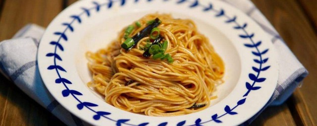 如何做葱油面条 葱油面条做法介绍