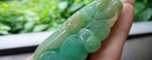 天然翡翠的鉴别技巧 天然翡翠怎样鉴别真假