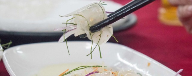 鱼生怎样吃 美味生鱼片吃法分享