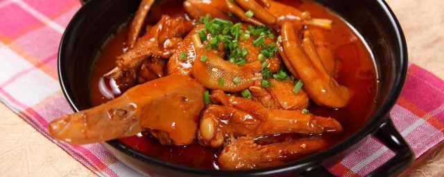红烧鸭怎样烧好吃 好吃的红烧鸭做法简介