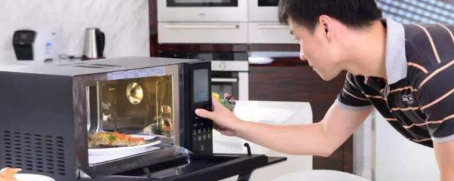 微波炉里不能放什么 微波炉不能放哪些东西