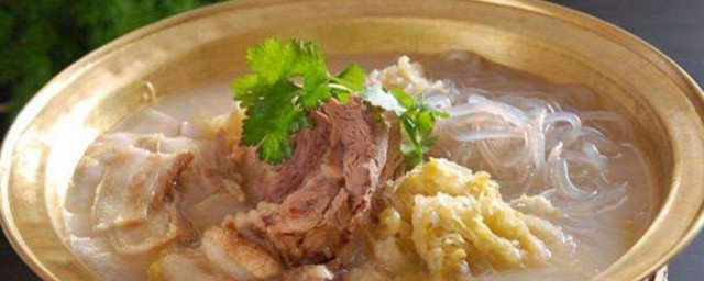 酸菜白肉的家常做法 东北酸菜白肉的做法简介