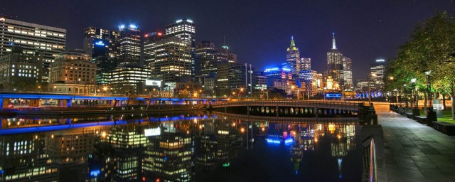 发说说夜景配一句话 发说说夜景配一句话有哪些