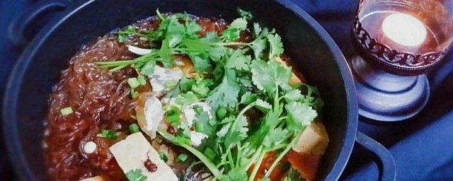 鲢鱼炖粉条制作方法 如何做鲢鱼炖粉条