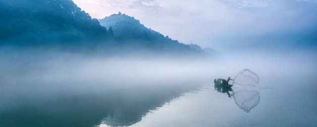 雾锁山头山锁雾天连水尾水连天意思 雾锁山头山锁雾天连水尾水连天意思解释