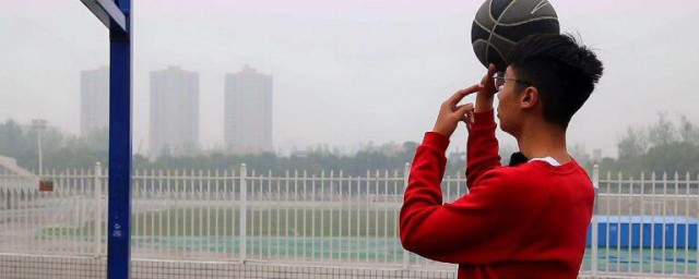 怎样精确投篮手指发力 投篮手指发力的技巧