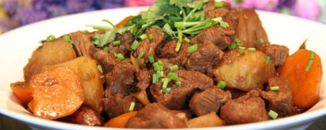 牛肉土豆怎么炖 牛肉炖土豆做法介绍