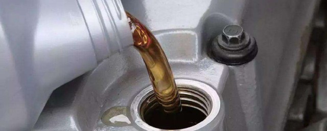 踏板摩托车机油多久换一次 可以怎样计算呢