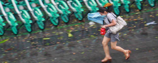 雨天说说心情短语 关于雨天说说