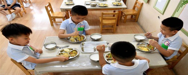 宣传幼儿园伙食的语句 关于幼儿园伙食的语句