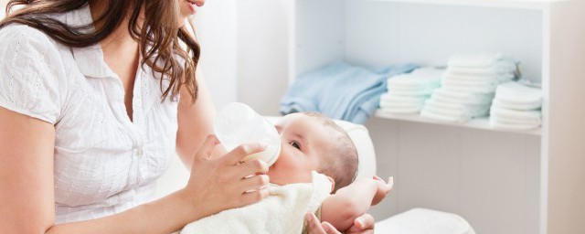 精确的哺乳技巧 怎样精确给宝宝喂奶