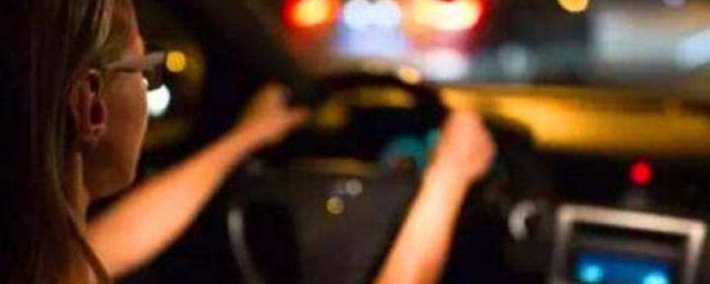 女人手握方向盘的说说 女人手握方向盘的说说列述