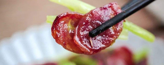 腊肠怎样炒好吃又简单 腊肠好吃又简单的炒法