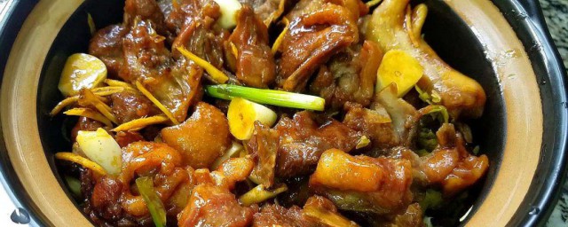怎样做酸菜蒸鸭肉 酸菜蒸鸭肉的做法