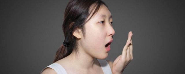 清除口臭好方式 洗牙见效最快