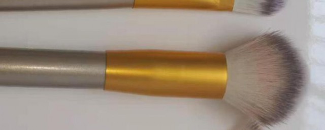 新买的化妆刷怎样洗 新买的化妆刷怎样清洗