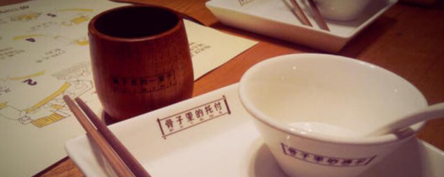 默默做事情的句子 默默做事情的句子有哪些