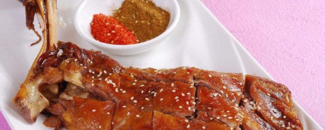 烤羊腿怎样做才香 烤羊腿的做法