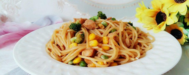 鸡丁蔬菜意面如何做 鸡丁蔬菜意面的做法介绍