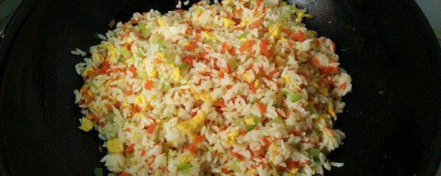 洋芋蛋炒饭如何做 如何做洋芋蛋炒饭