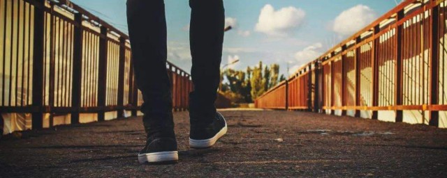 豁达人生态度的句子 表达豁达人生态度的说说