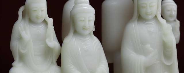俄白玉观音像