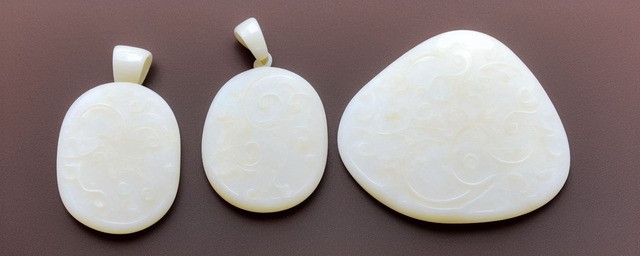 白玉吊坠效果作功效