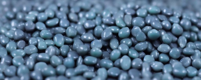 青玉底墨玉籽料