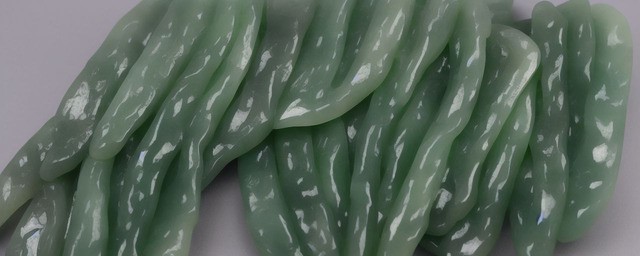 和田籽料墨玉像石头