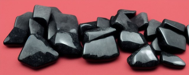 泰山碧玉与墨玉哪个好
