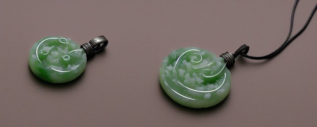 墨玉吊坠好看么