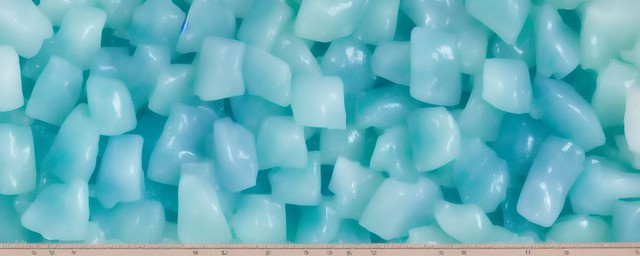 老蓝水翡翠有白色