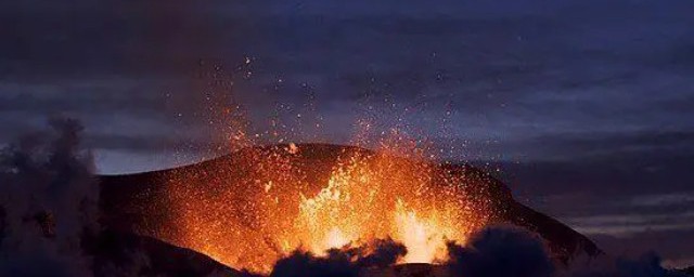 冰岛火山喷发的原因 火山大喷发或在酝酿