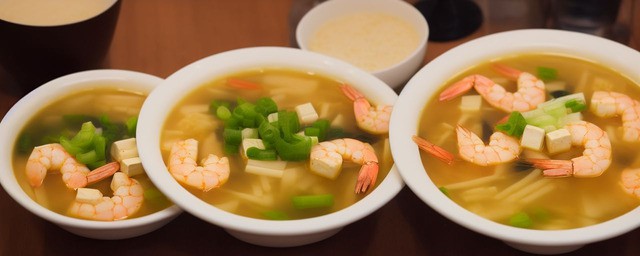 月子虾仁豆腐汤的做法