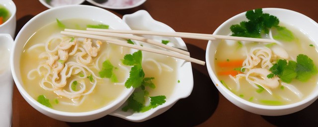 鱿鱼米粉汤的做法