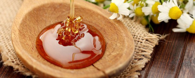 来姨妈可以喝蜂蜜水吗 来月经可以喝蜂蜜水吗