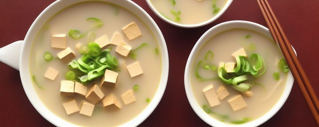 莲藕豆腐汤的做法