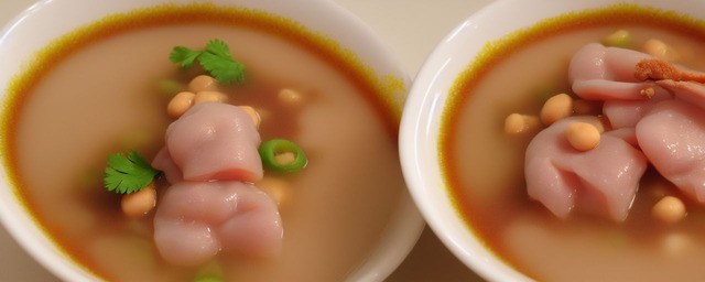 黄豆猪脚花生汤的做法