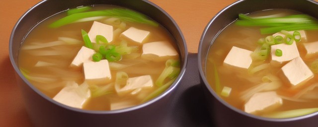 鲤鱼块炖豆腐汤的做法